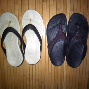 2 pairs CROCS flip flops🔥❗💲⬇️